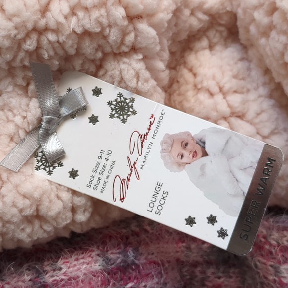 2 Pairs Of Women's Lounge Socks - Picture 2 of 5